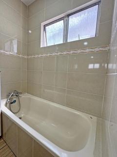 Arena Lobak Villa Retreat, Spacious Stay with Billiards, Karaoke, BBQ - 8