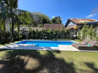 Gerbang Biru House 6-BR - 8