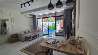 Villa 2 Kavi Minimalis 1 Kamar Di Sanur - 0