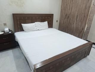 7-Bedroom Vacation Home in Johar Town - 0