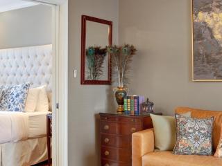 Broughton Street Carriage House - Savannah - 3