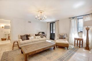 Elsewhere on Madison Square Garden - 0