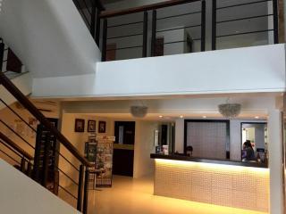 Manhattan Suites Inn - 4