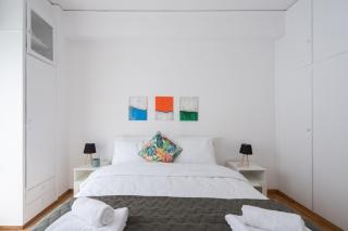 Cozy Apartment in Athens with Balcony, 5 min to Metro - 2