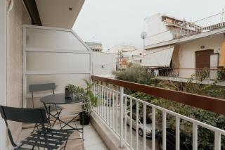 Cozy Apartment in Athens with Balcony, 5 min to Metro - 7