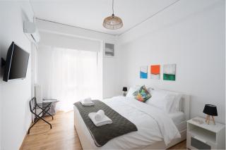 Cozy Apartment in Athens with Balcony, 5 min to Metro - 5