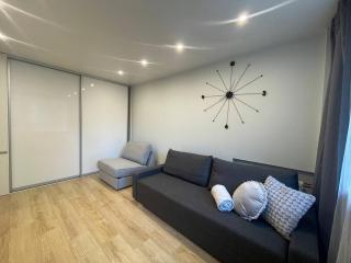 Modern 1BR Haven near Two Parks - 9