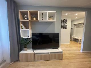 Modern 1BR Haven near Two Parks - 2