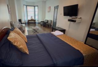 Luxury 5-Bedroom Home Opposite Arsenal Stadium - 5