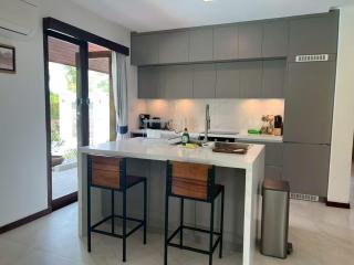 Contemporary 4-Bedroom Villa with Private Pool - 4