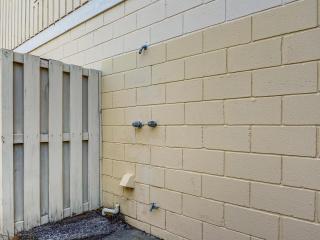 Coops Retreat Unit B - 5