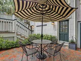 Apartment on Perry Lane - 4