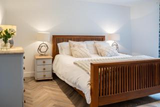 Luxury cottage with high-end bathrooms - NEWLY REFURBISHED - 2