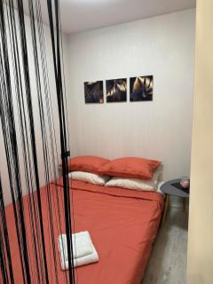 Newly renovated cosy apartment near scenic river - 9