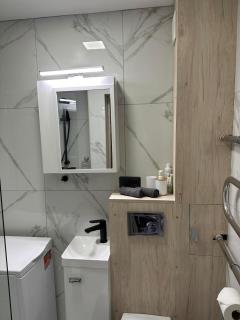 Newly renovated cosy apartment near scenic river - 4