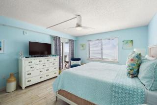 Gulffront 2 Bedroom Condo with Panoramic Views - 1