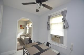 Cozy King Bed, Parking, Laundry, BBQ, RU, RWJ - 5