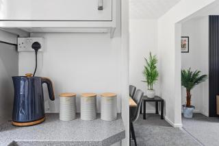 Modern Home close to Events with Parking - 5