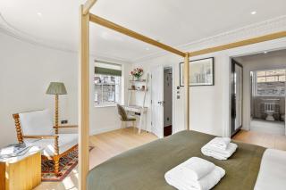 3 Bedroom Flat in London - 1