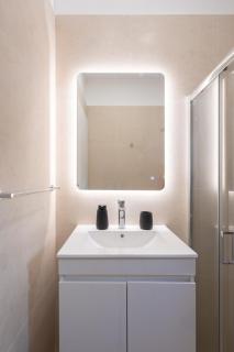 15 mins Walk to Acropolis, Minimalist Studio - 2