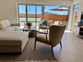 Beachfront Bliss in the Heart of Jeffreys Bay - 4