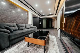 Bright & Modern Flat by the Circus - 1