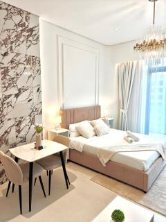 Stylish New Studio Apartment with Balcony - 0