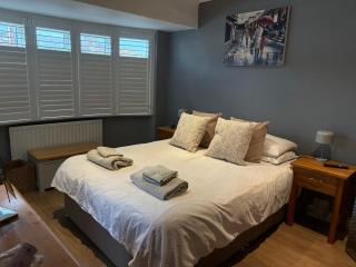 4 bed house close to Allianz Stadium, LHR and London 20mins away - 6