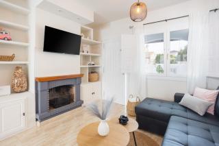 Mediterranean Breeze Beach House - 9