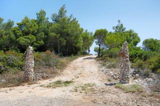 Lithahiro stone house - 9