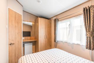 Beachside Bliss Family Retreat - Camber Sands Holiday Park - 3