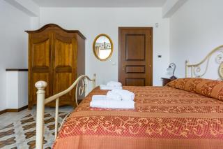 Arcaloro Resort Rooms - 9