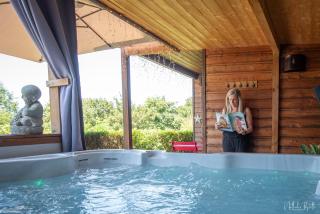 Chalet avec jacuzzi privatif - Fichous-Riumayou - 8