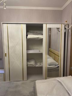 Regal Retreat Apartment - 6