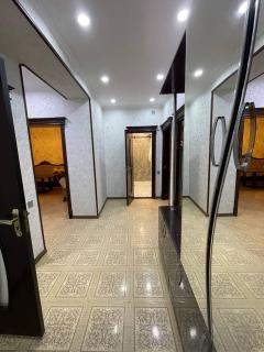 Regal Retreat Apartment - 8