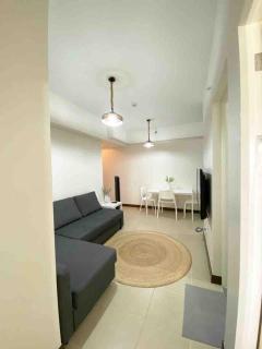 2 Bedroom Condo in Infina Towers Quezon City Child Friendly w Pool view - 3
