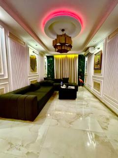 Caprice Royal, 3 bedroom apartment - 0