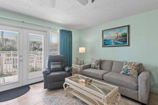 Grand Caribbean East 105 - 3