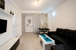 City Centre Lovely Apartment - 6