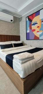 Townhouse Oak Grey Hotel Near Clark International Airport - 3