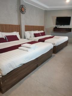 Townhouse Oak Grey Hotel Near Clark International Airport - 5