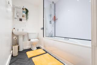 Beehive Salford Quays Flat with free-parking - 4