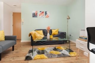 Beehive Salford Quays Flat with free-parking - 6