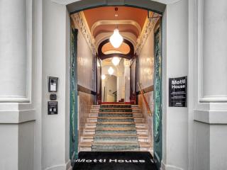 Mottl House by Adrez - Praga - 1