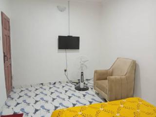 Metropolitan Manor Apartments - 0