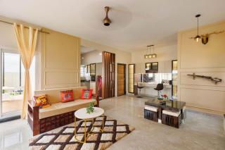 The Garden Haven by StayJade2BHKACPoolLawn - 3