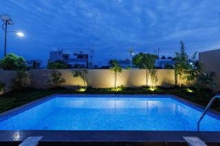 The Garden Retreat by StayJadePool2BHKLawn - 6