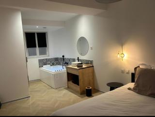 SPA & Détente - Cocon romantique au coeur de Moulins - 2