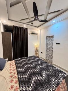 Vista Kove Flat - 212, Crown Mall - 1