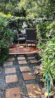 The Urban Elm Guesthouse - 4